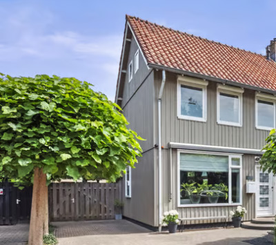 Hoekwoning met kunststof kozijnen